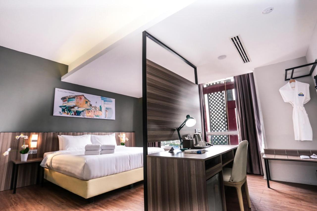 Grand Deluxe King Suite - Non-Smoking