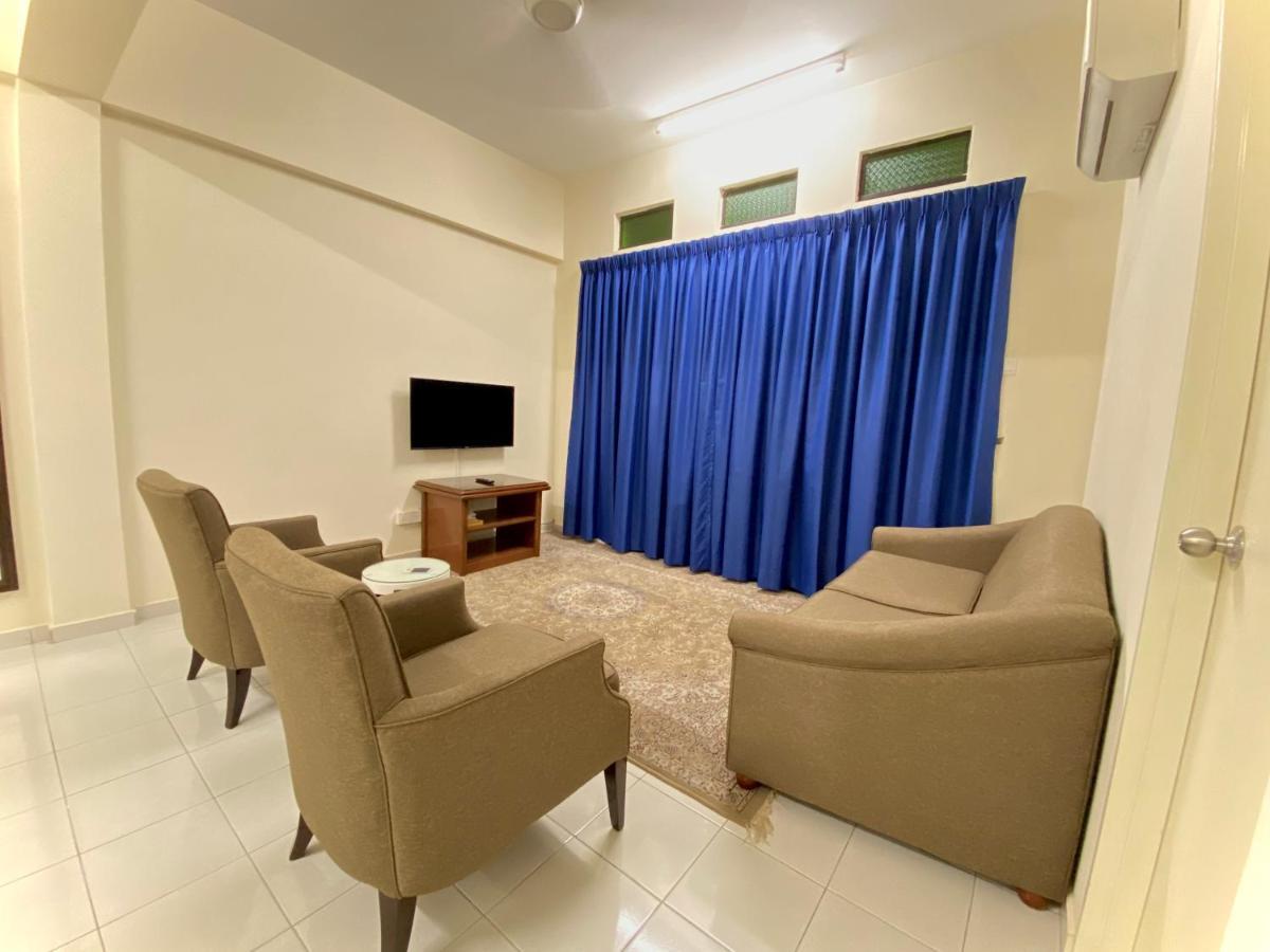 Three-Bedroom Apartment,1152176511:JPEG