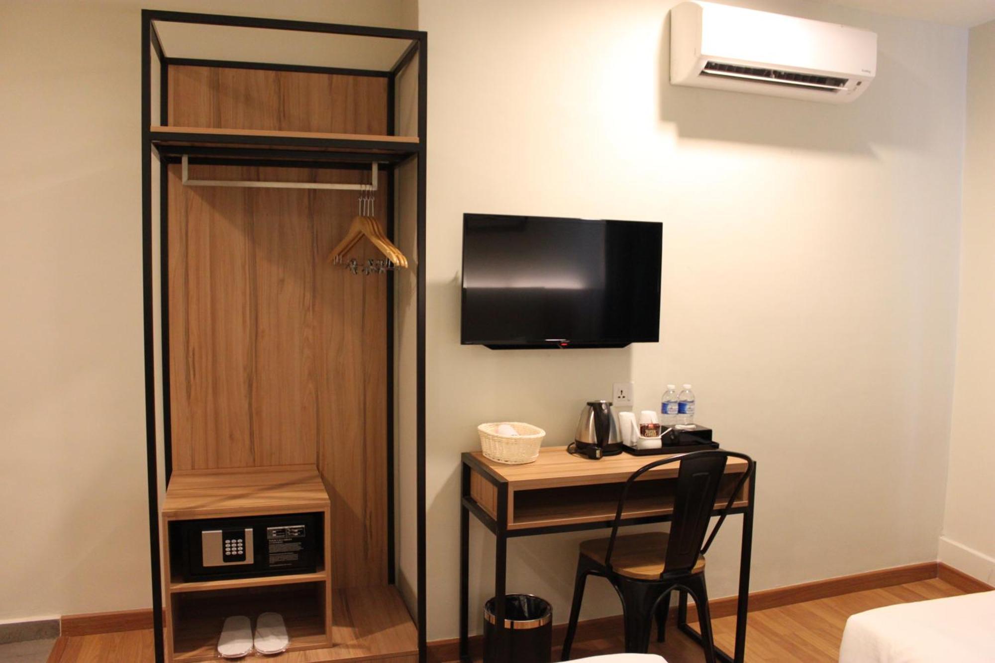 Deluxe Twin (No Window),1221549328:JPEG