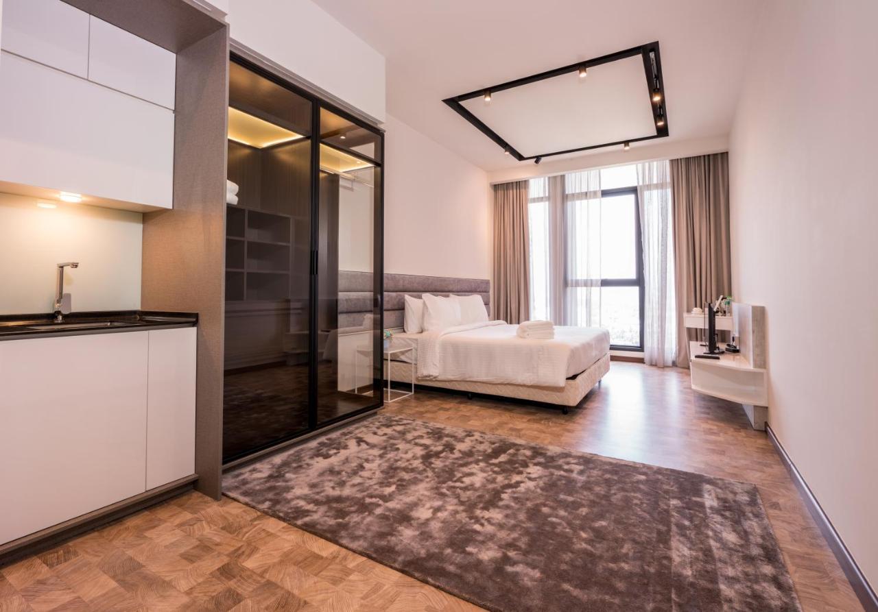 Studio with Garden View,1747120046:JPEG