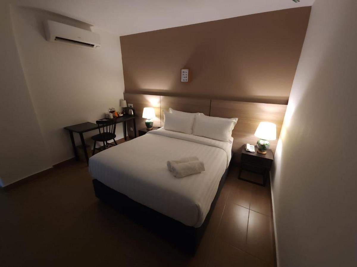 Standard Queen Room