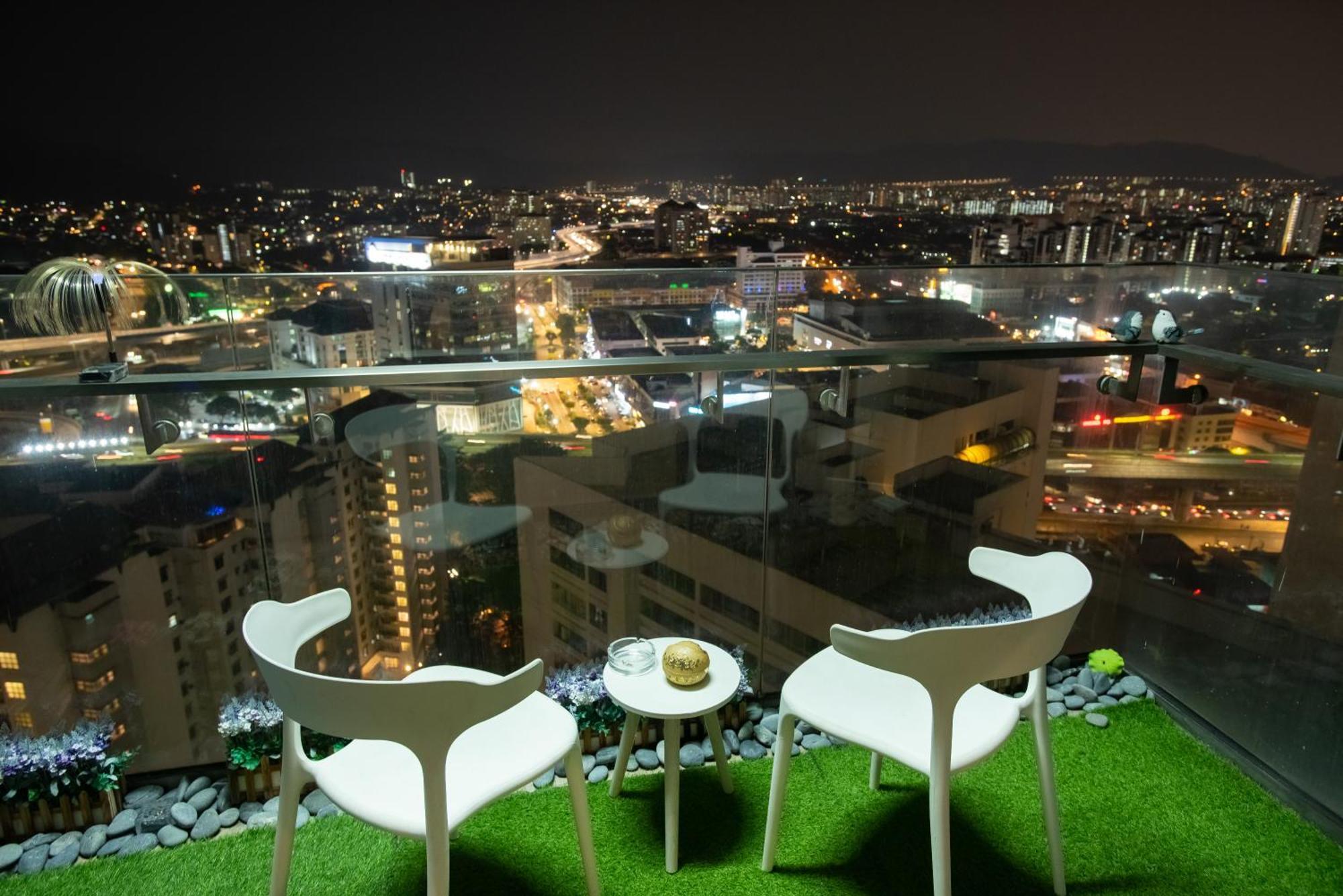 One-Bedroom Apartment Balcony City View,1546793293:JPEG