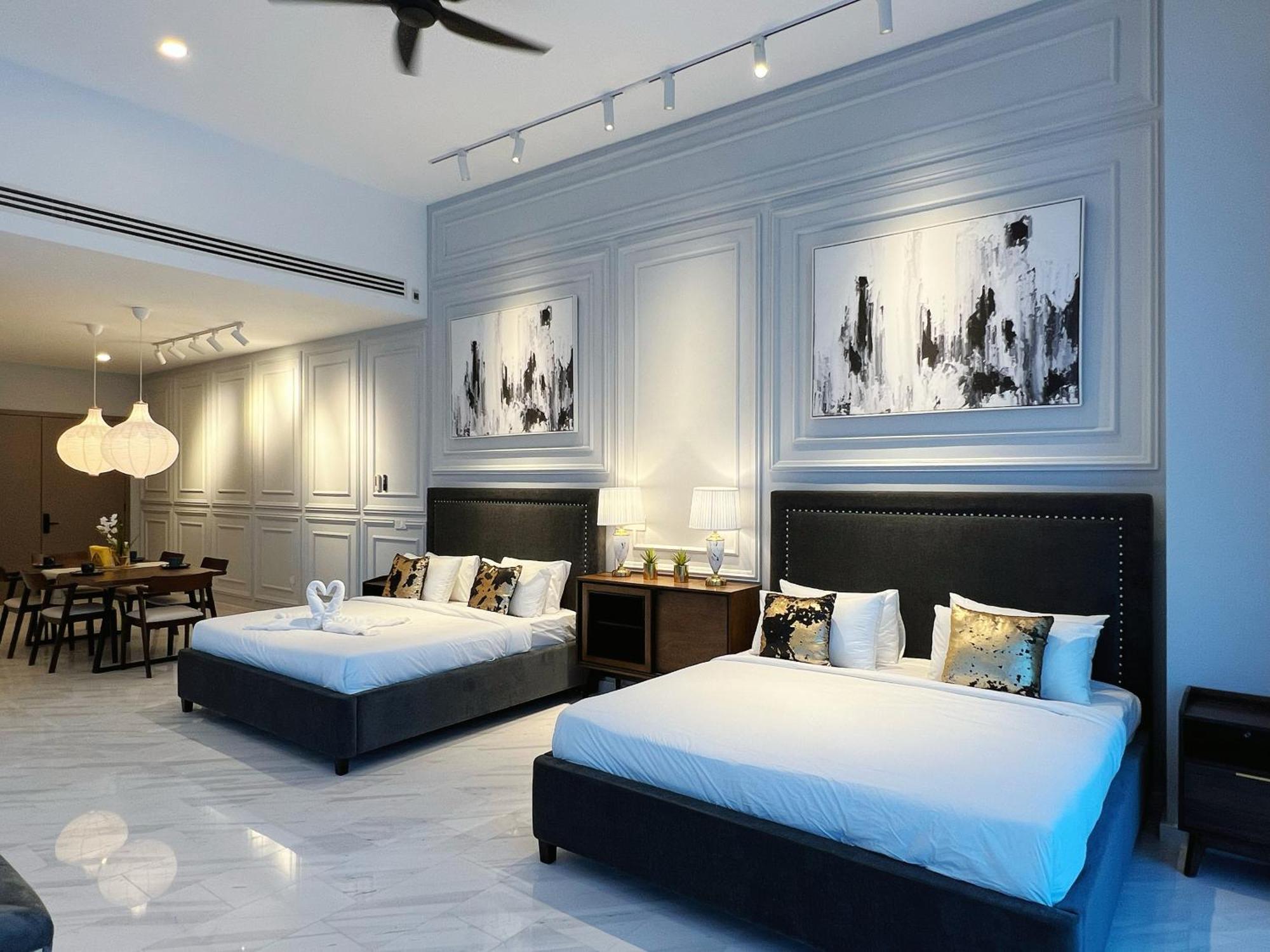Deluxe Family Room