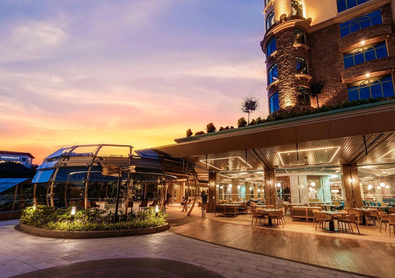 Studio with Balcony,1609309466:JPEG