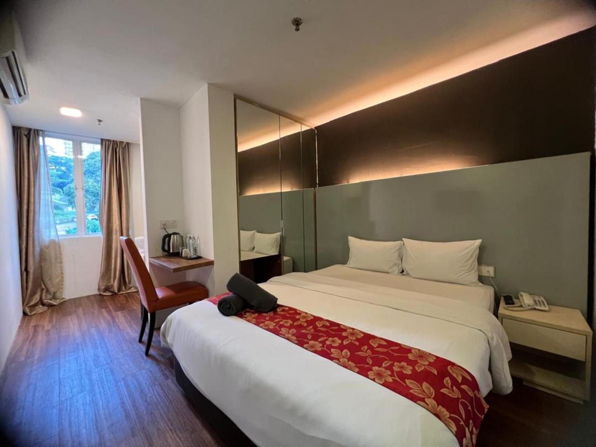 Deluxe Queen Room Window