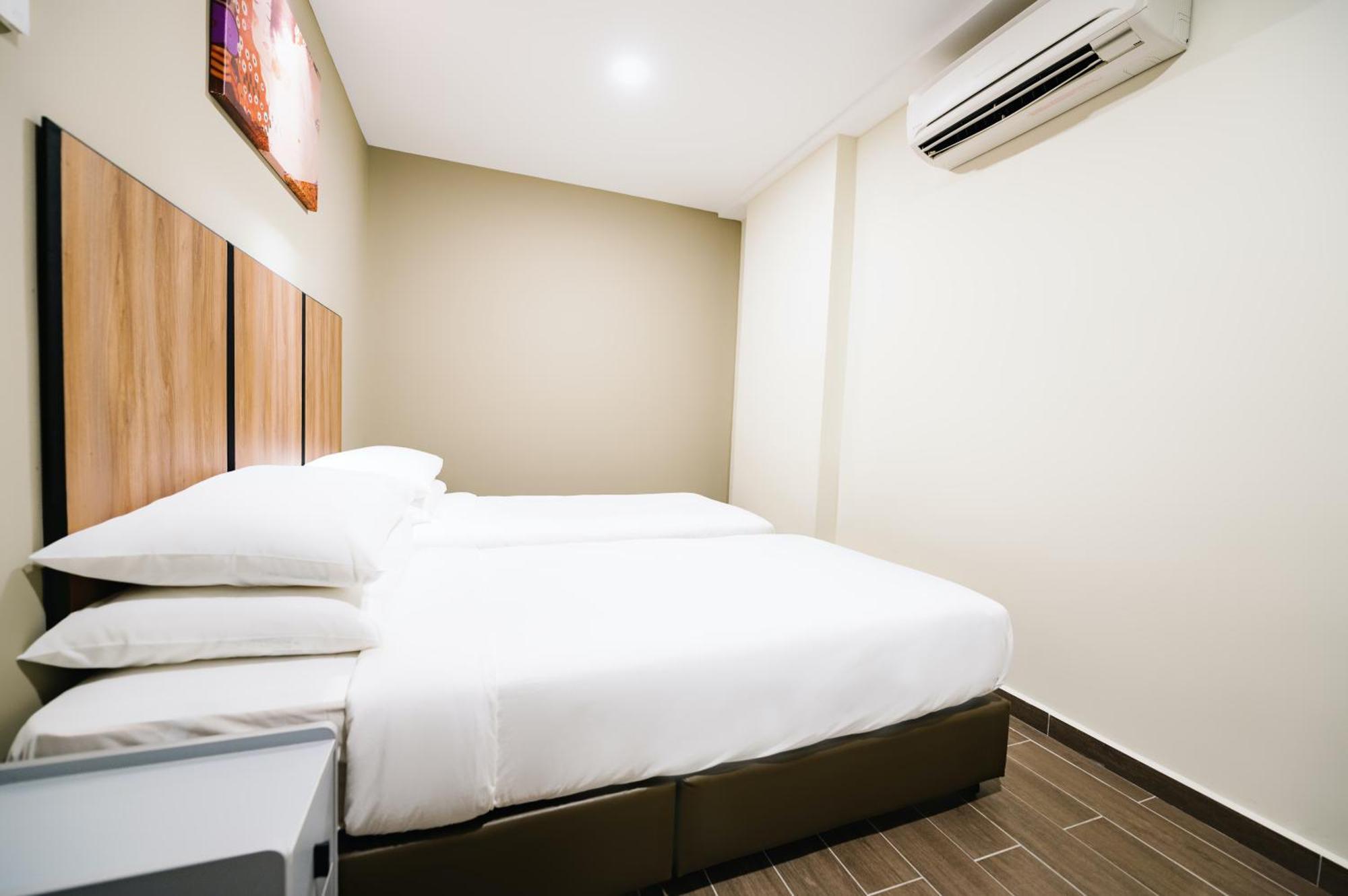 Twin Room with Private Bathroom