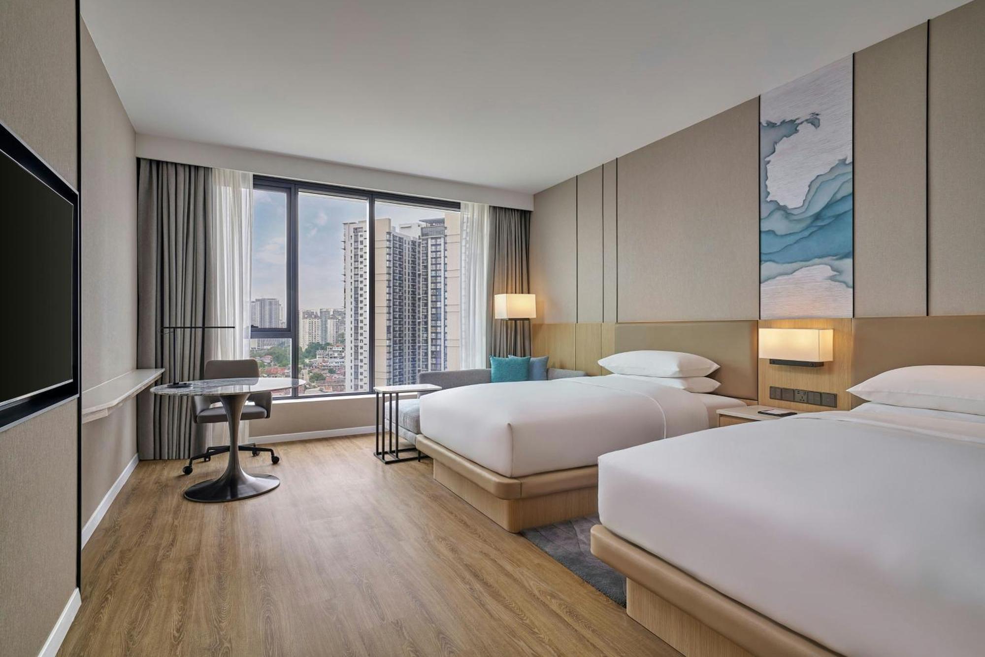 Deluxe Double Room with Sofa and City View