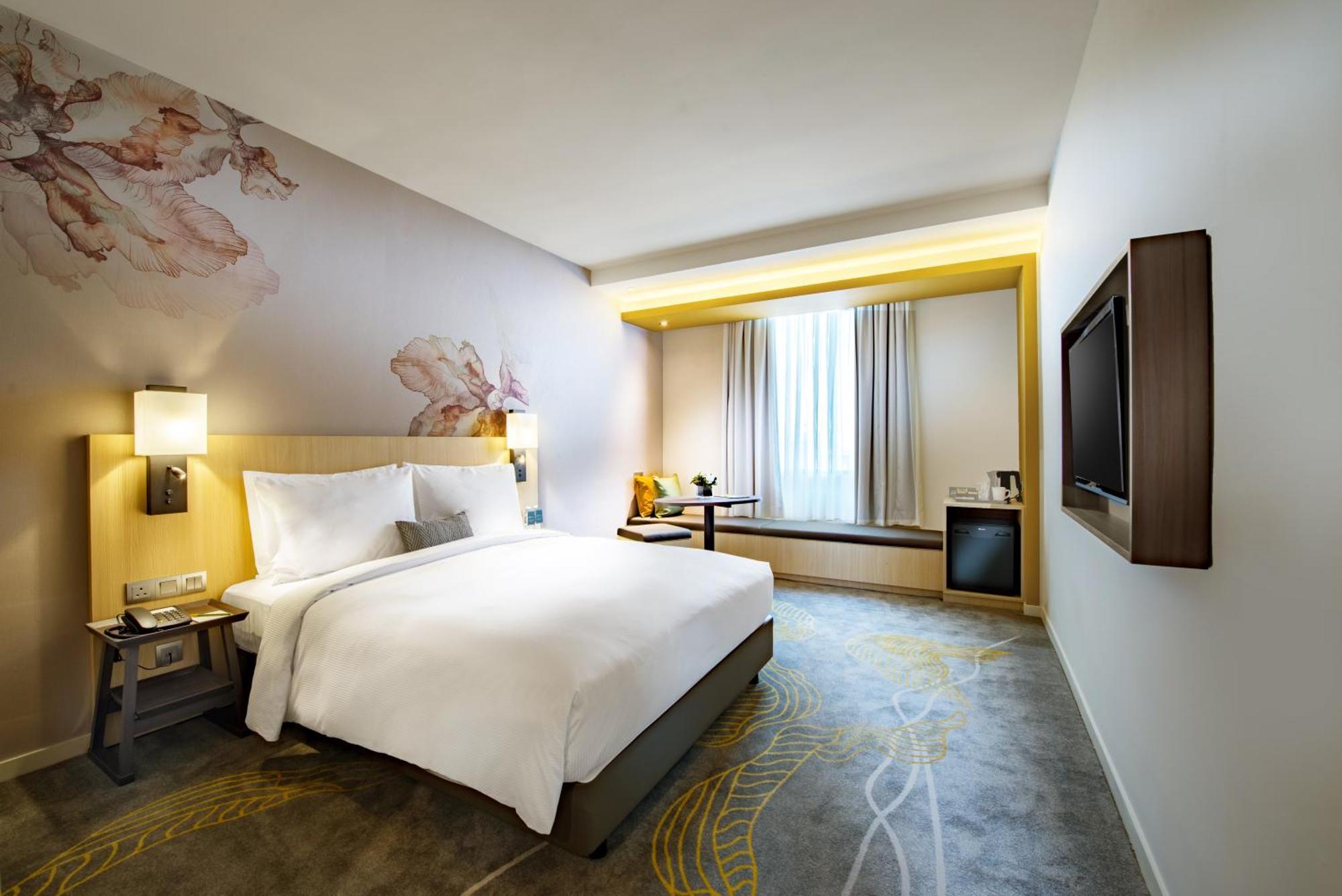 Queen Room with View