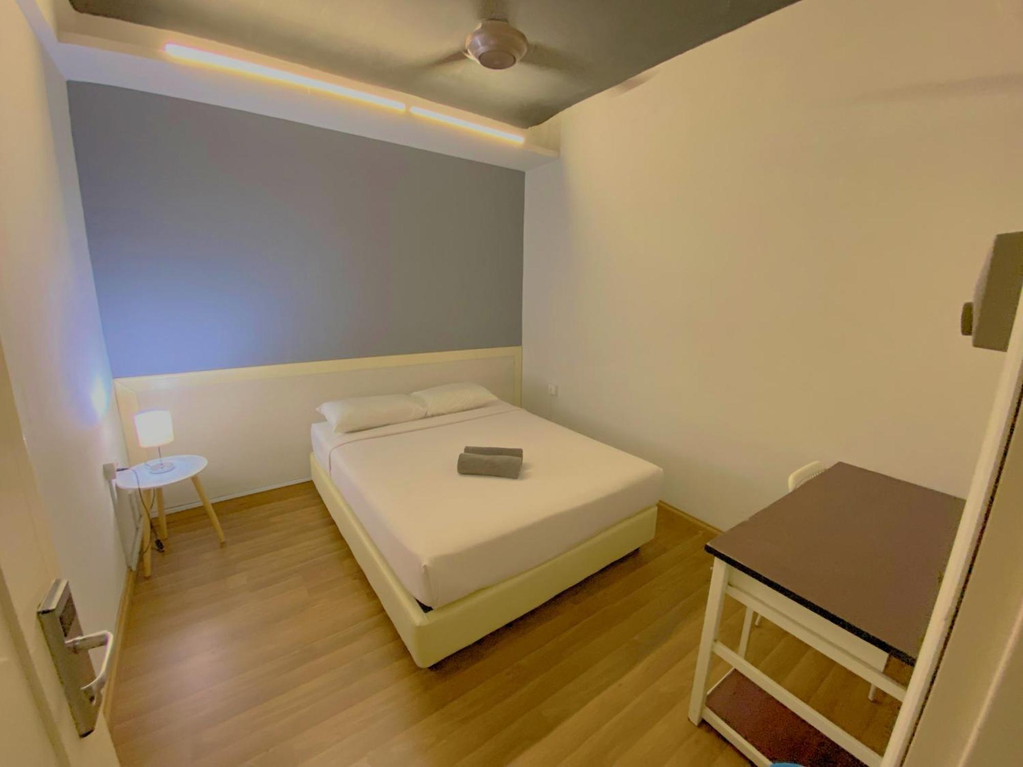 Deluxe Room with Shared Bathroom