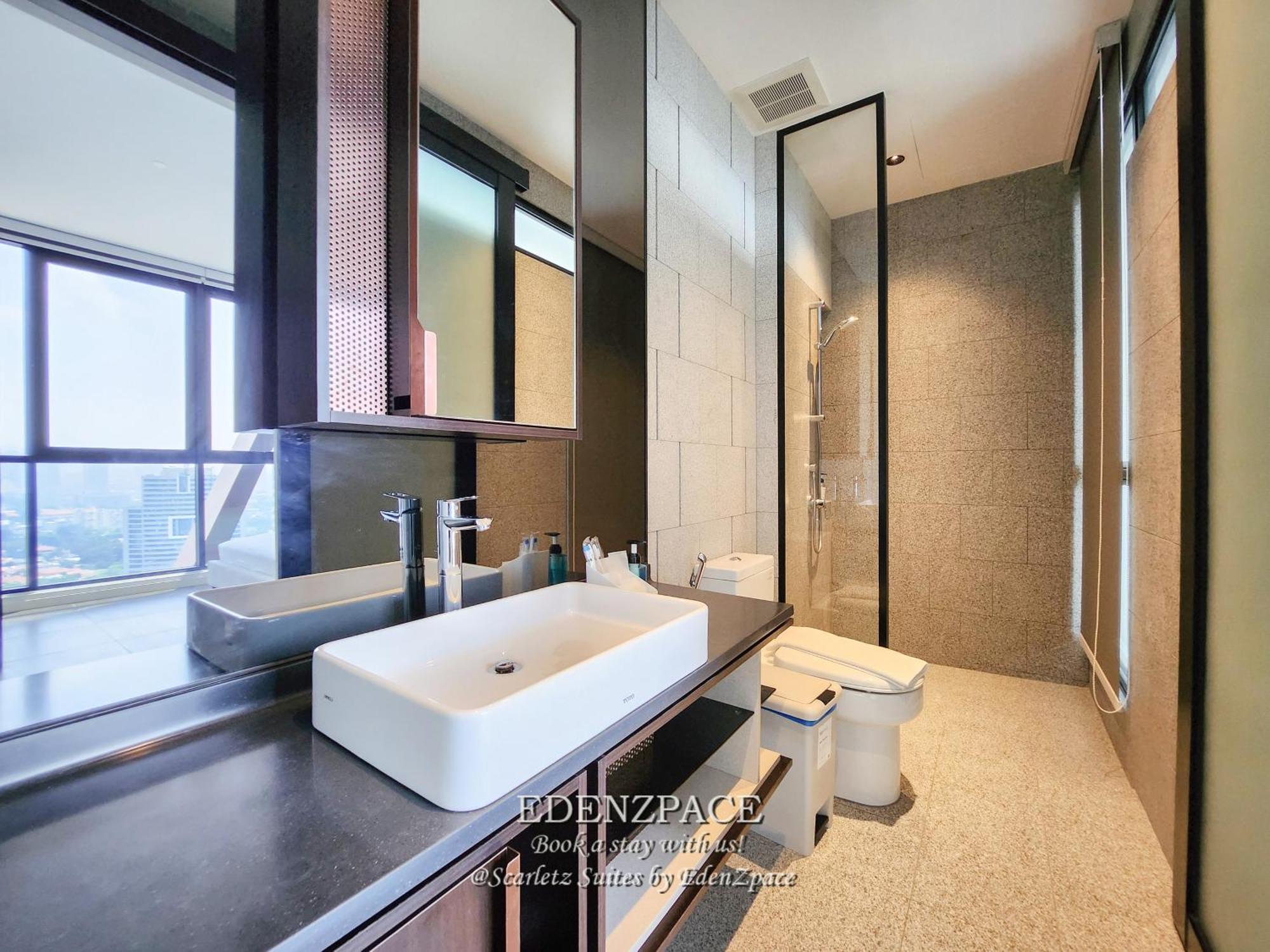 One Bedroom Apartment with View - Level 30