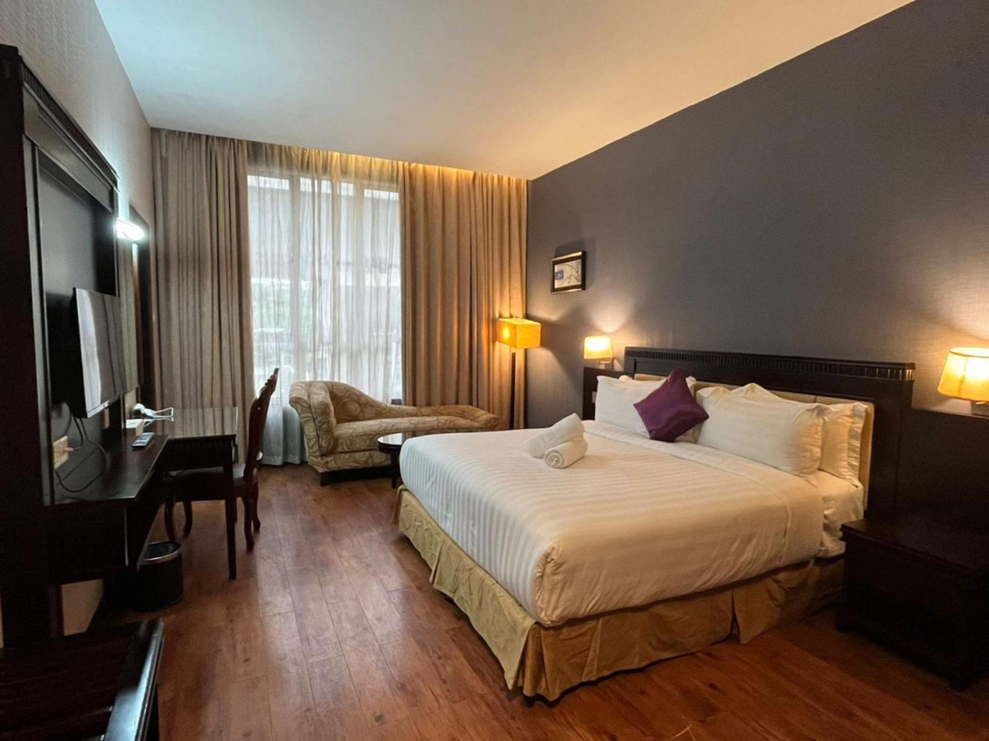 Executive Deluxe King Room