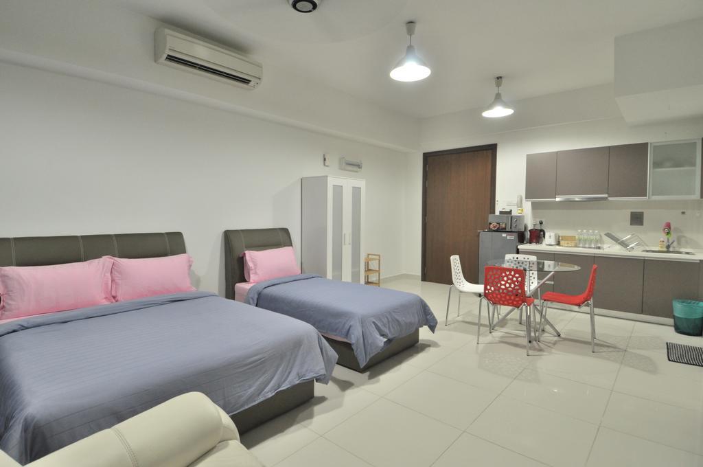 Triple Suite (Non Smoking)