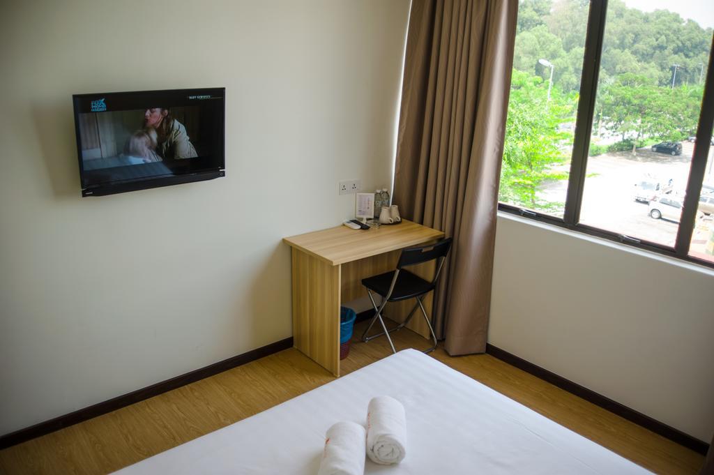 Deluxe Queen Room