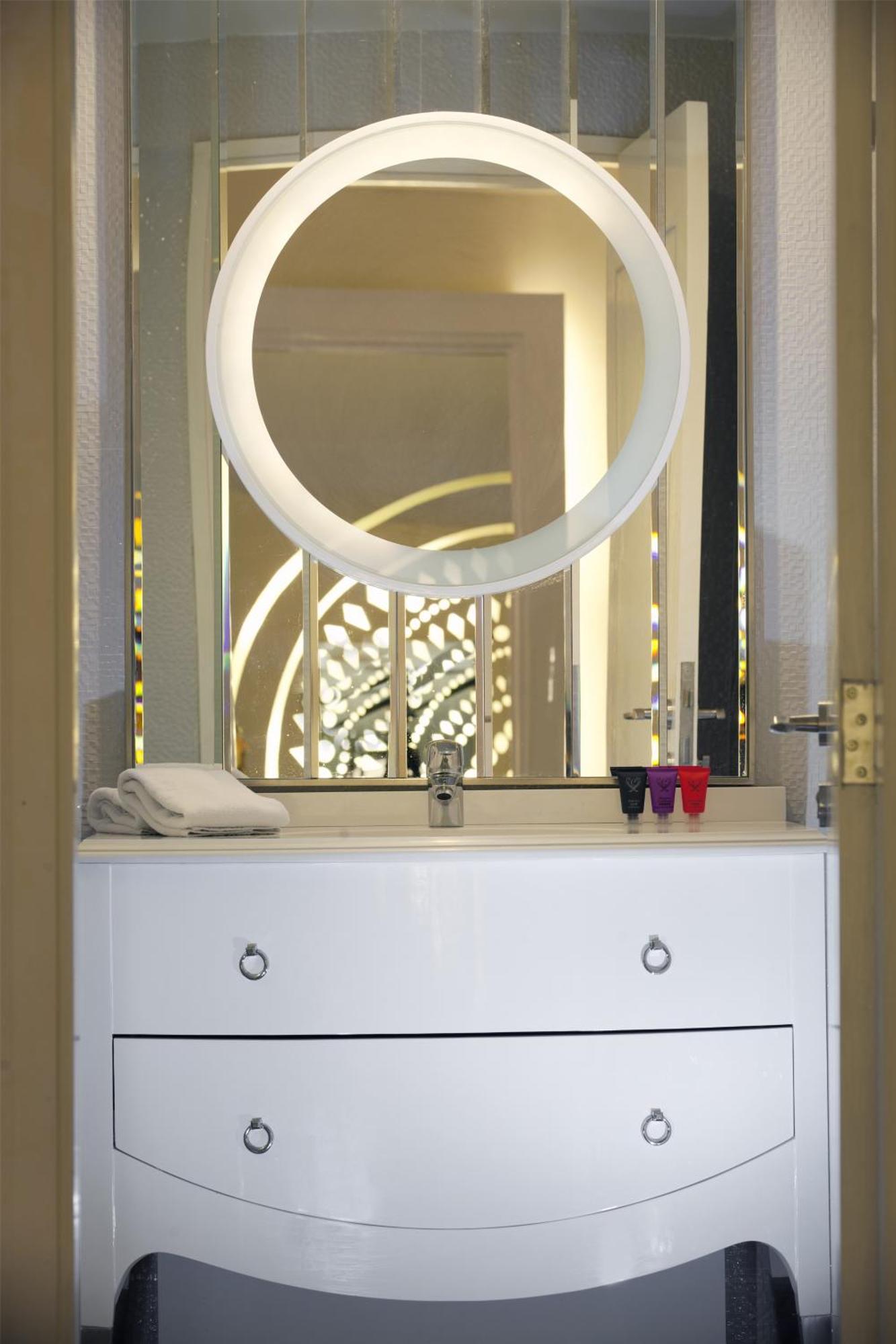 Family Connecting Room - No window,817711685:JPEG