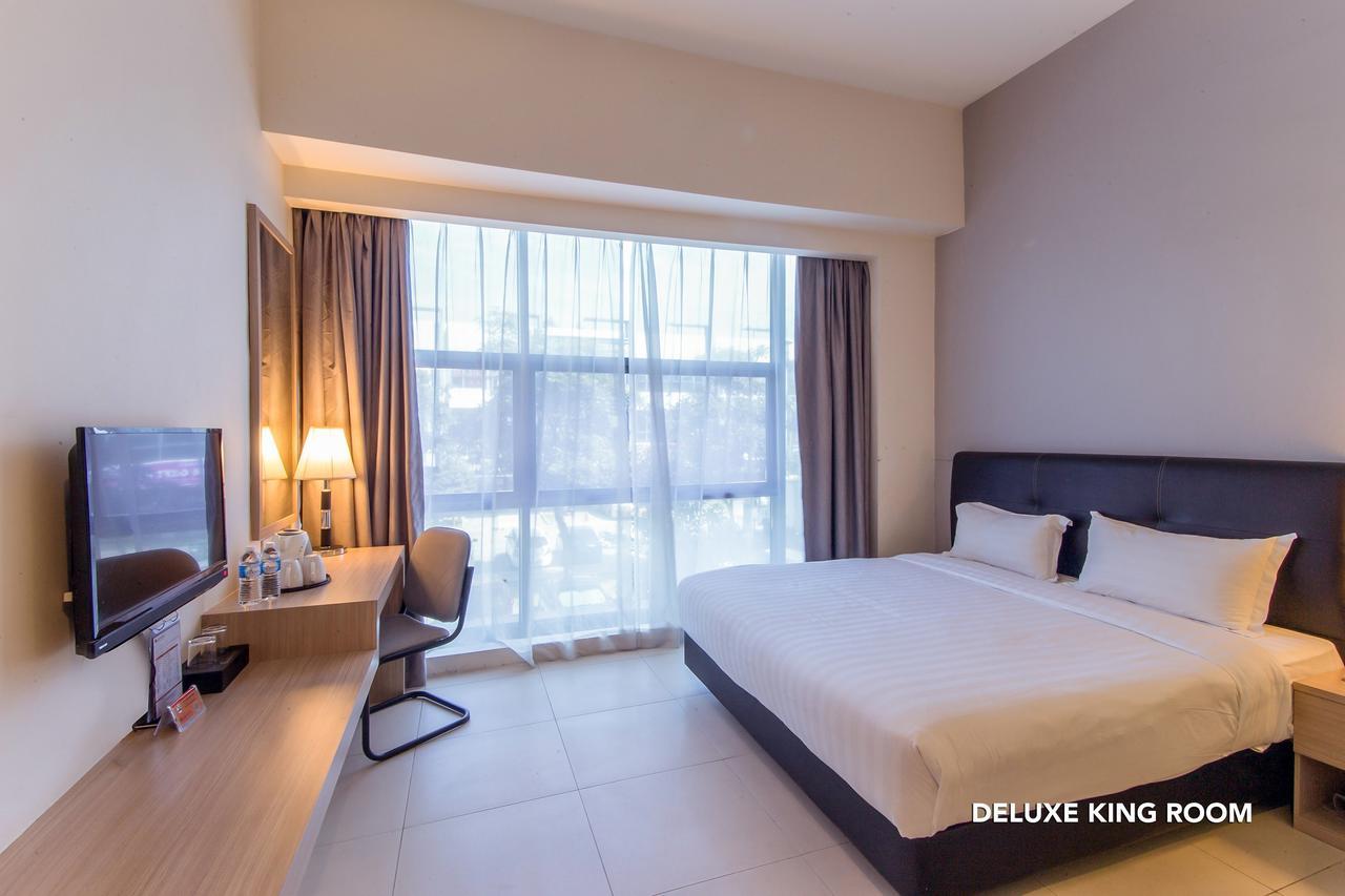 Deluxe King Room