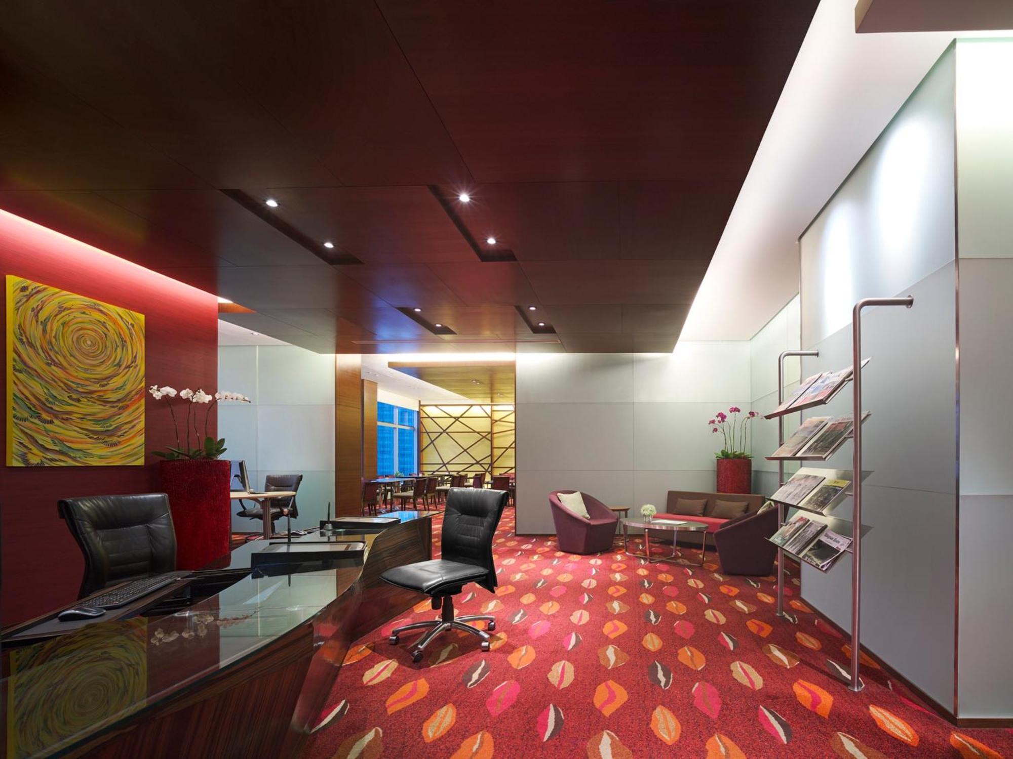 Traders Club Twin Towers View Room – Twin bed (Newly Refurbished)