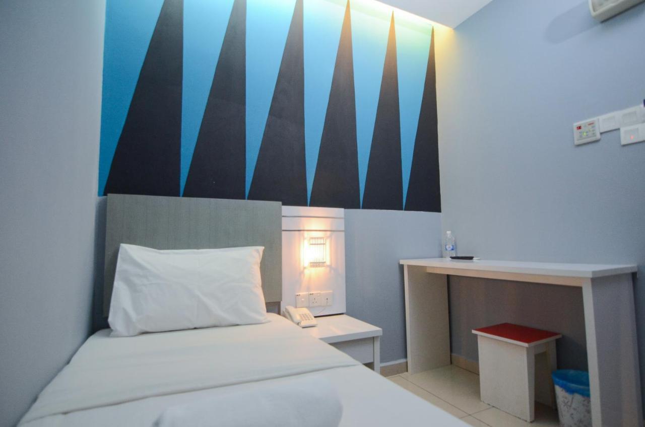 Single Room,765514165:JPEG