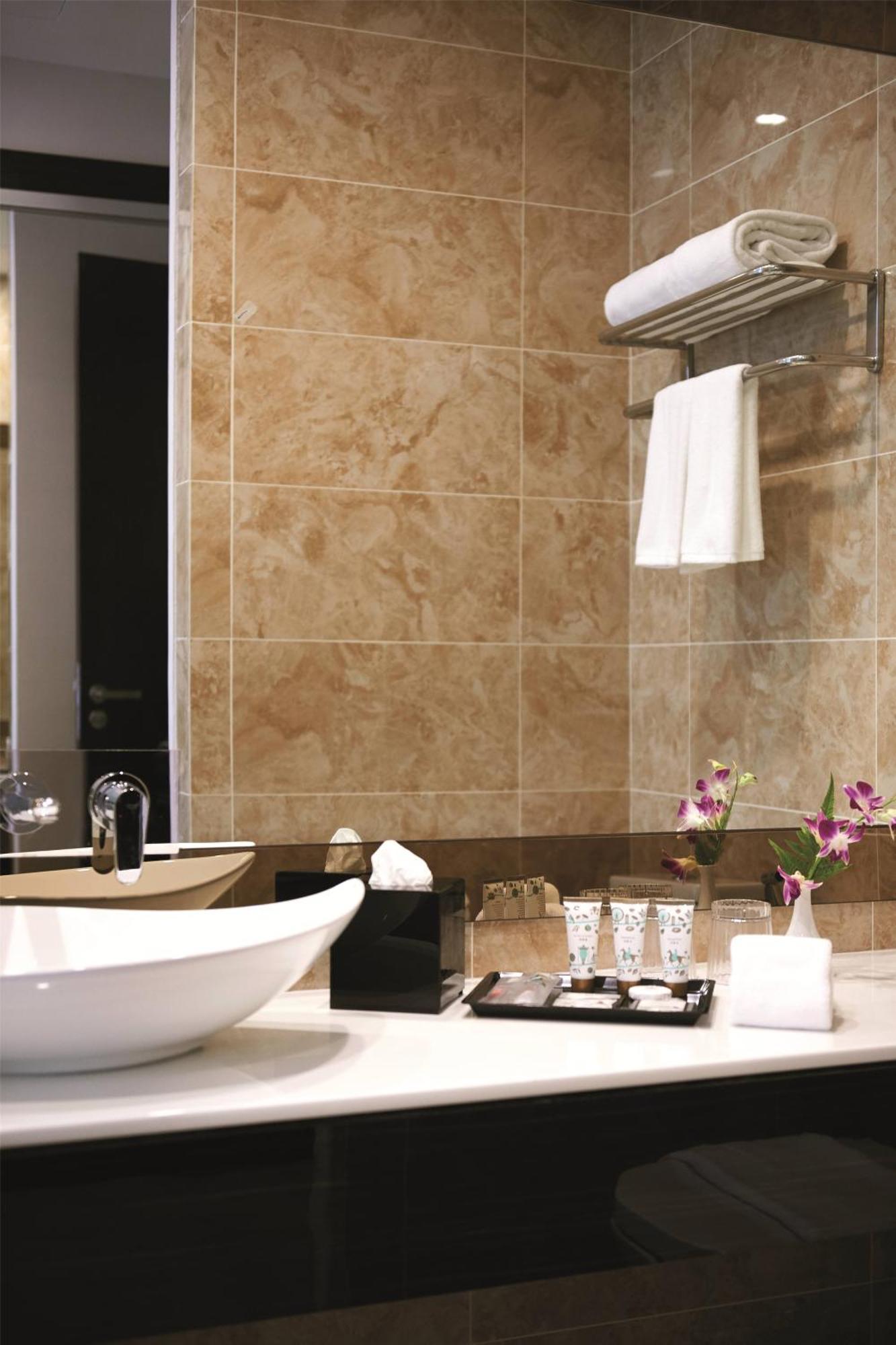 Suite de 2 dormitorios en Dorsett Residences - Cama grande + 2 camas individuales