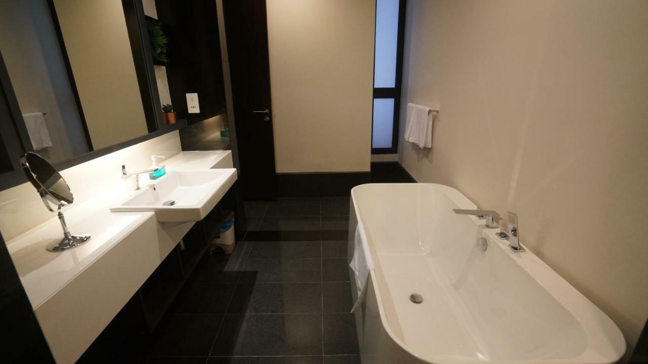 Apartment with Balcony,870991337:JPEG