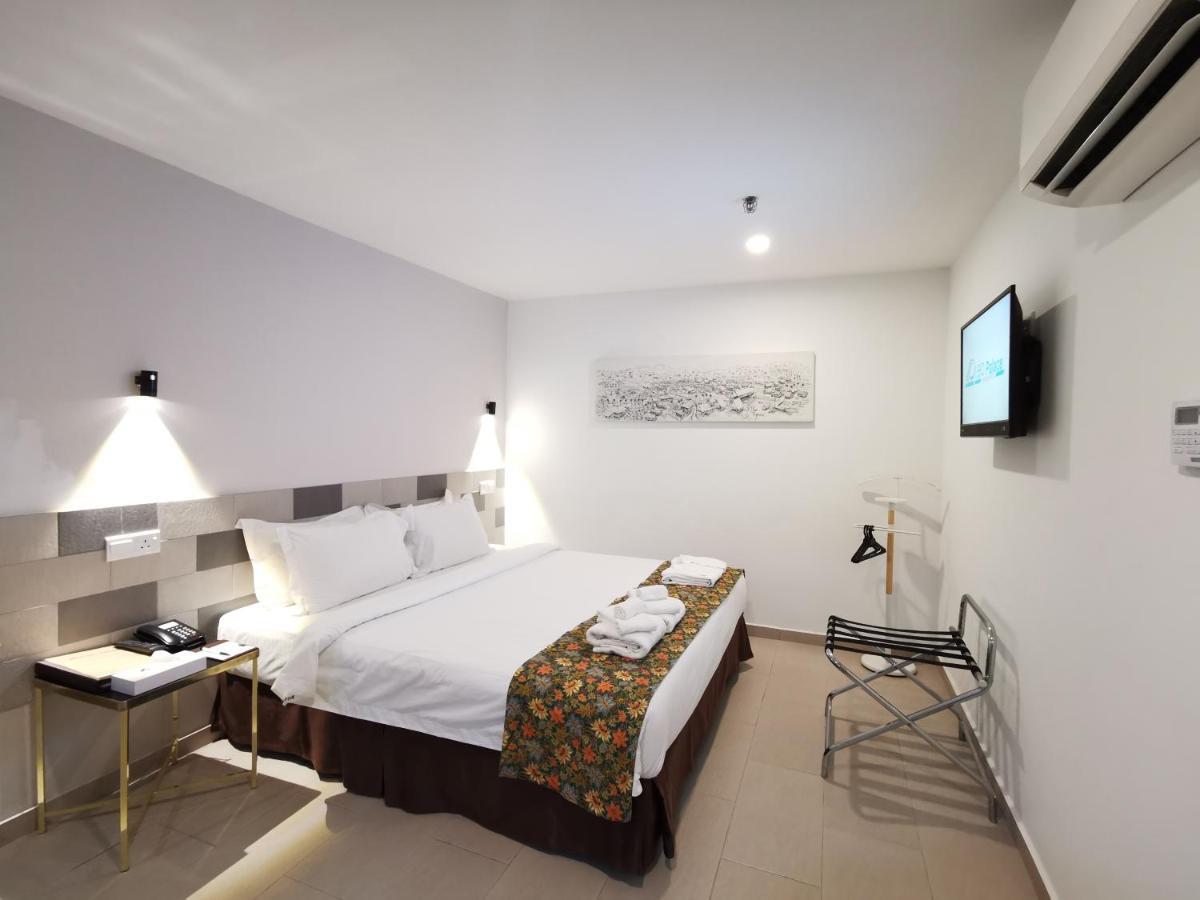 Standard Double With No View,945639181:JPEG