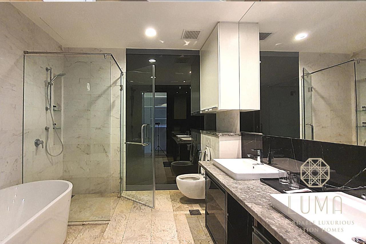 Deluxe Two-Bedroom Apartment,999728109:JPEG