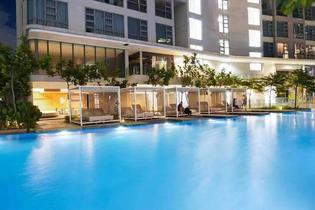 The Robertson By Theripplesuites With Netflix-1