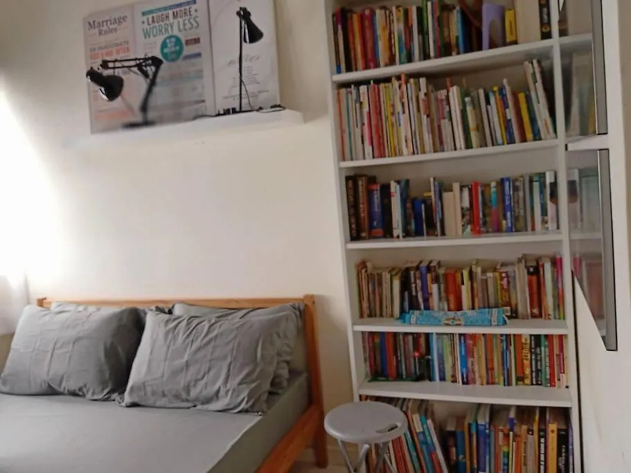 Tiny Pandan Guesthouse 3-Br 2-Storey Terrace House-1
