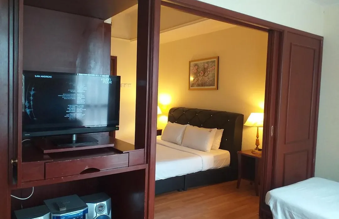 Bbs Suites At Times Square Kl-1