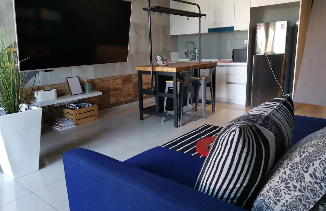 Ekocheras Balcony City View King Bed Rooftop Pool High Speed Fibre Internet Mrt Connection-1