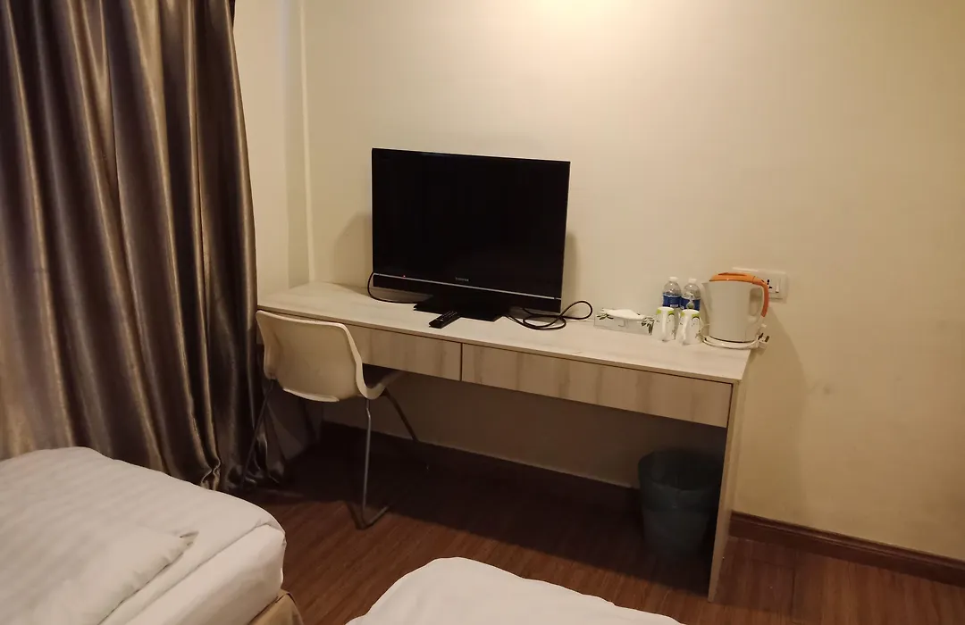Hotel Zamburger Taman Segar - Previously Home Inn Taman Segar-1