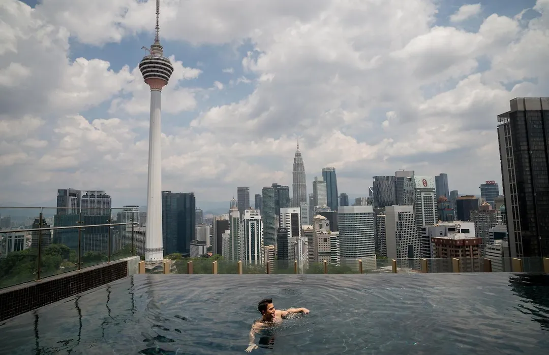 Ceylonz Suites Klcc Rooftop Infinity Pool Kl Tower View-1