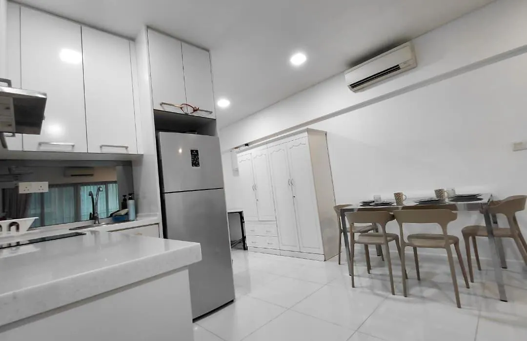 Ihomes33 Summer Suites Klcc Lrt, 2-4 Pax-1