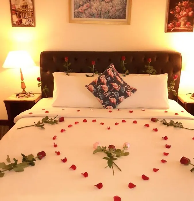 Peaceful Service Suite At Times Square-1
