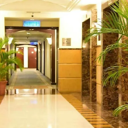 Peaceful Service Suite At Times Square-2