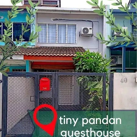 Tiny Pandan Guesthouse 3-Br 2-Storey Terrace House-3