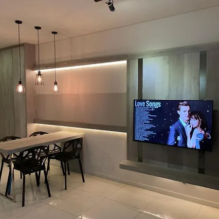 Summer Suites Klcc 1Bedroom With Twin Queen Bed Apartment-3