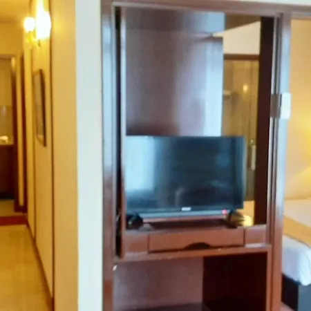 Genius Service Suites At Time Square Kl-3