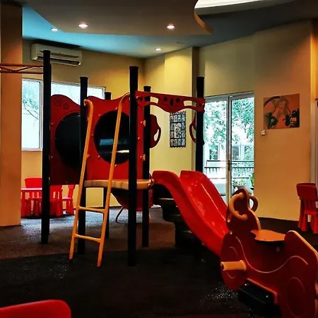 Klcc Amazing Robots Homestay 4Bedrooms-2