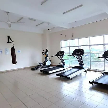 Yolo Budget Condo Kl Netflix Wifi-3