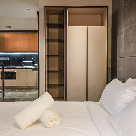Klcc Scarletz Suites 4Pax Kuala Lumpur By Unimax-3