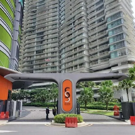Sky Suite Klcc Studio Suite-3