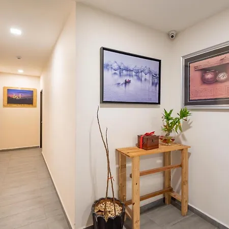 Frame Hotel-2