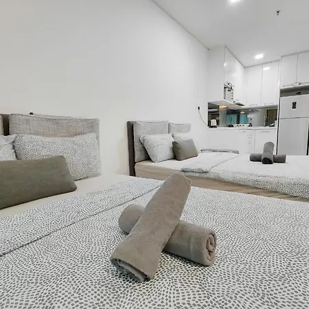 Ihomes33 Summer Suites Klcc Lrt, 2-4 Pax-3