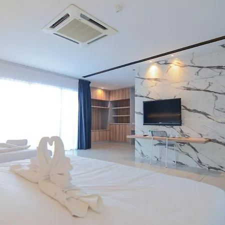 Suite Dreamz Hotel-3