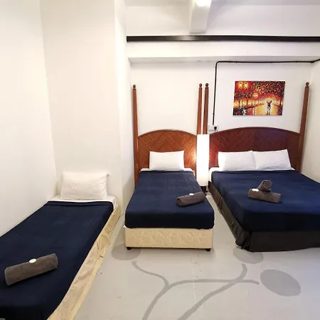 Hawk Hotel & Hostel-3